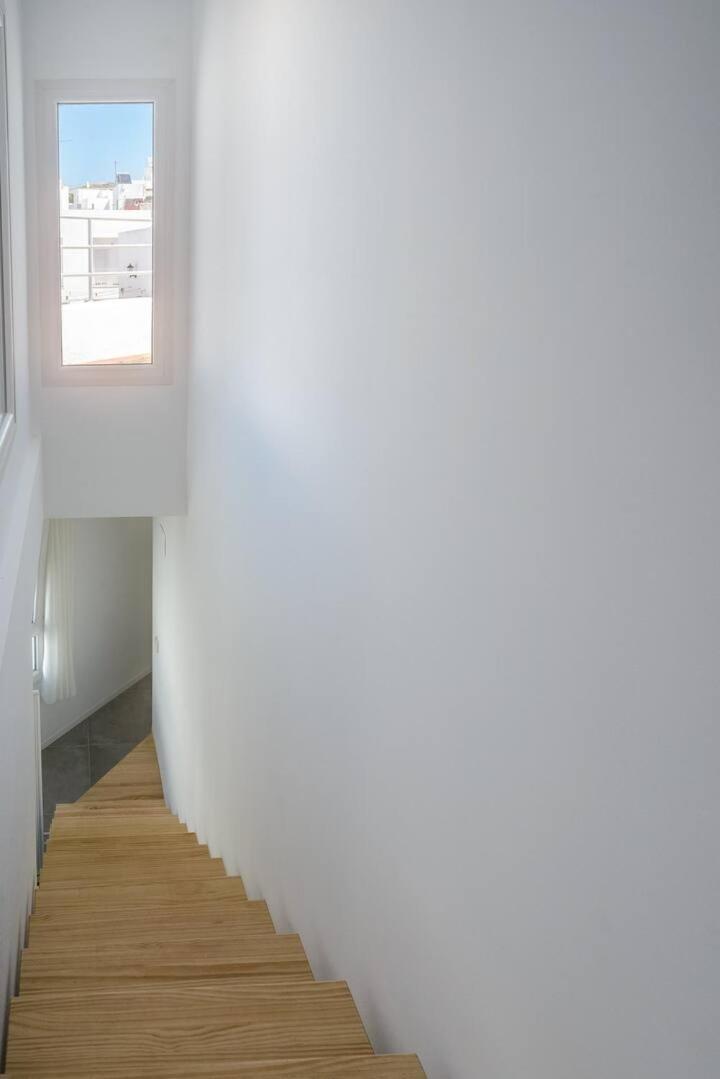 Apartamento Con Terraza Vistas Al Mar. كونيل ذي لا فرونتيرا المظهر الخارجي الصورة