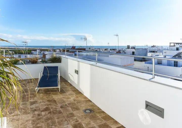 Apartamento Con Terraza Vistas Al Mar. كونيل ذي لا فرونتيرا المظهر الخارجي الصورة
