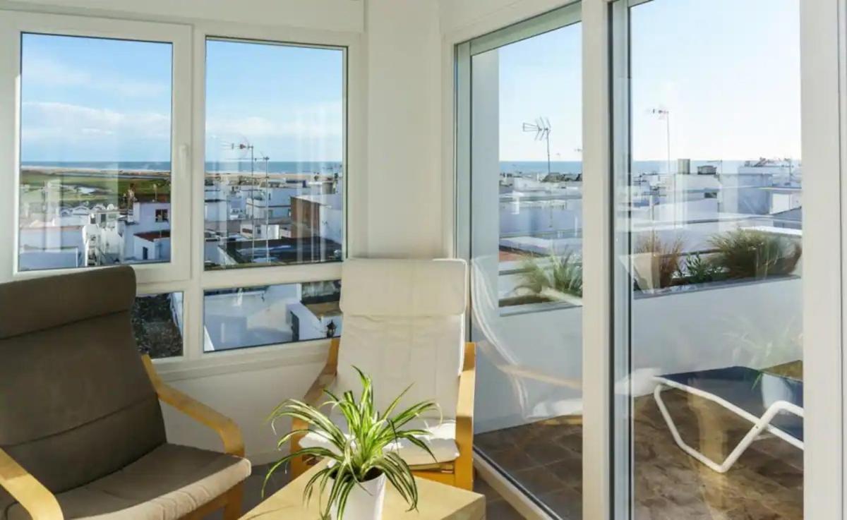 Apartamento Con Terraza Vistas Al Mar. كونيل ذي لا فرونتيرا المظهر الخارجي الصورة