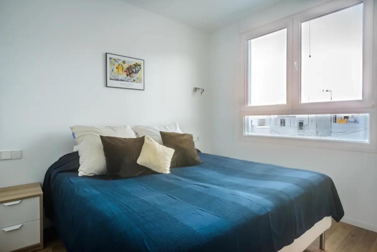 Apartamento Con Terraza Vistas Al Mar. كونيل ذي لا فرونتيرا المظهر الخارجي الصورة